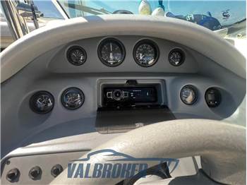 Sea Ray 220 Overnighter