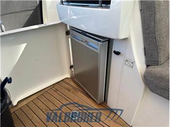 Sealine SC 38