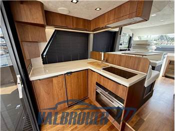 Galeon 460 fly