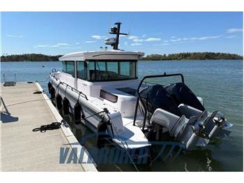Axopar 37 XC Cross Cabin Brabus Line