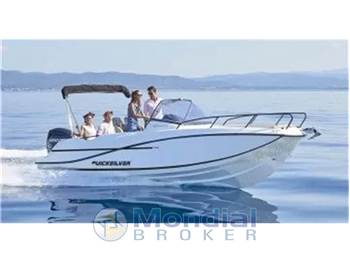 Quicksilver Activ 675 Sundeck