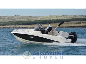 Quicksilver Activ 675 Sundeck