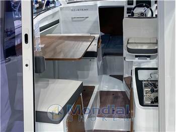 Beneteau Antares  8 CRUISING