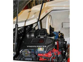 Monterey Boats 214 FSC Sport Boat