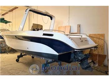 Manò Marine Manò 2350 Nesis