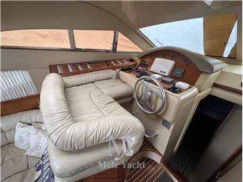 Ferretti Yachts 430