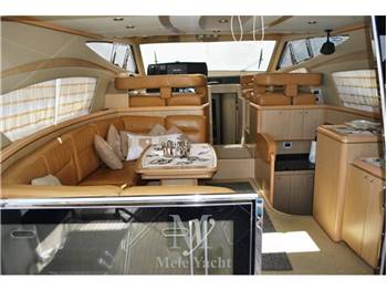Ferretti Yachts 460