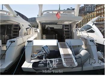 Ferretti Yachts 460