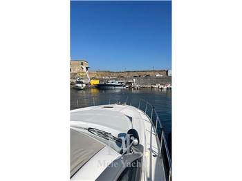 Pershing Spa 52