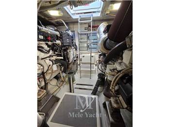 Azimut 62S