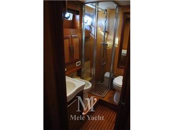 Mochi 51 Dolphin