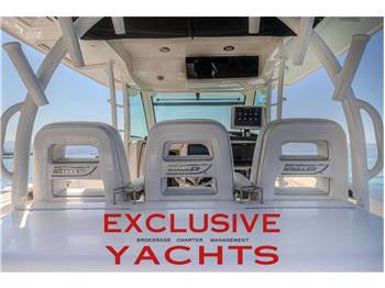 Boston Whaler 370 OUTRAGE
