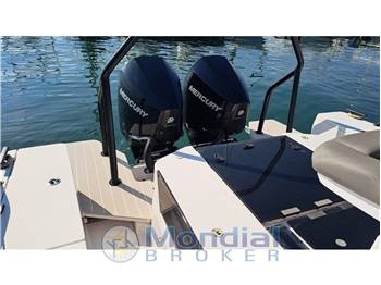 Axopar 28 Sun  Top Brabus