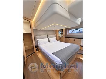 BENETEAU MONTECARLO 52 FLY