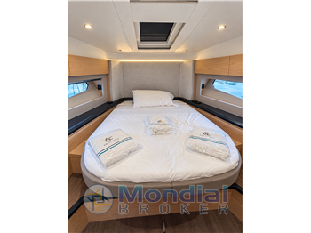 BENETEAU MONTECARLO 52 FLY