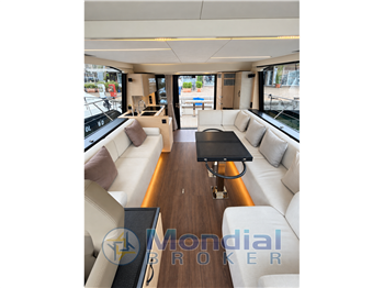BENETEAU MONTECARLO 52 FLY