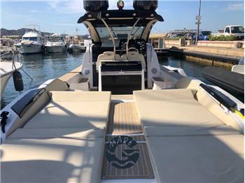 Noah 36 Cabin