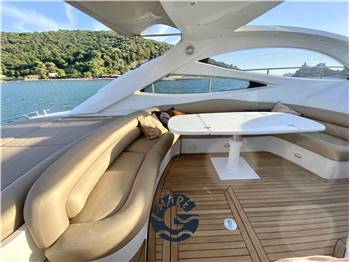 Pershing 52