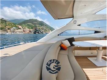 Pershing 52