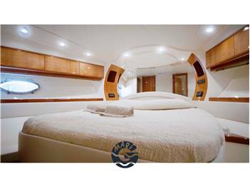 Pershing 52