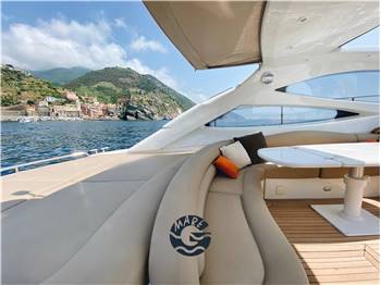 Pershing 52