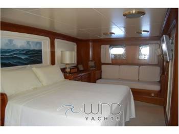 Hall russell & co Navetta dislocante