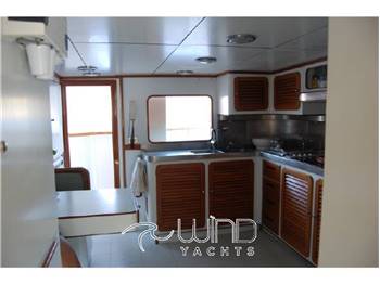 Hall russell & co Navetta dislocante
