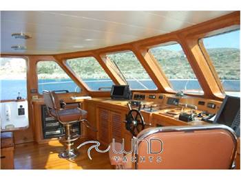 Hall russell & co Navetta dislocante