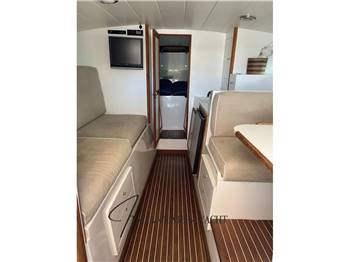 Tornado 38 Flush Deck