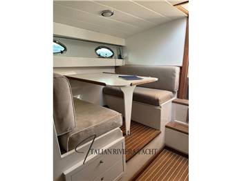 Tornado 38 Flush Deck