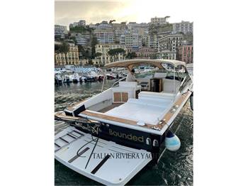 Tornado 38 Flush Deck