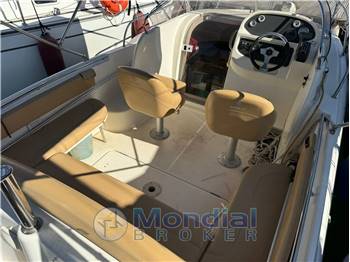 JEANNEAU Cap Camarat 715 WA