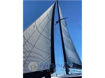 Outremer 55