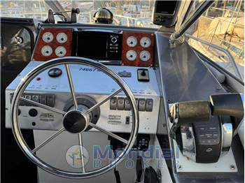 Bayliner 3055