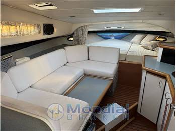 Bayliner 3055