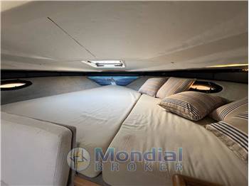 Bayliner 3055
