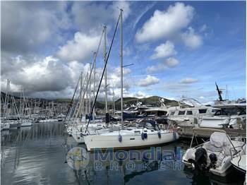 BENETEAU OCEANIS 323