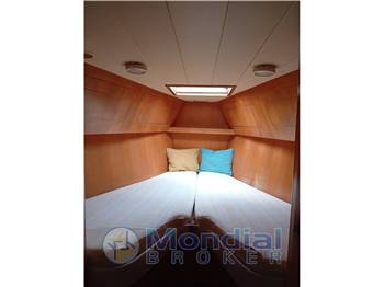 Ferretti Altura 41