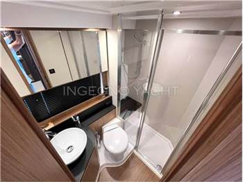 Azimut atlantis 43 hard top