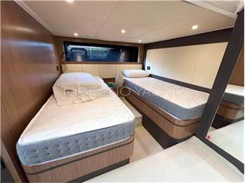 Azimut atlantis 43 hard top