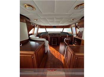 FERRETTI CUSTOM LINE Navetta 27