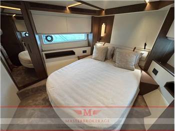 Azimut 72 fly