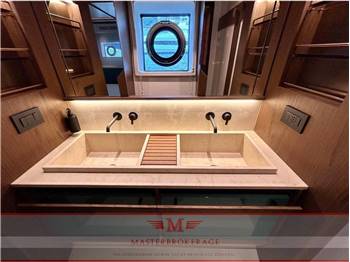 Azimut 72 fly