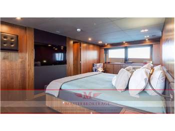 Sunseeker 131 - yacht