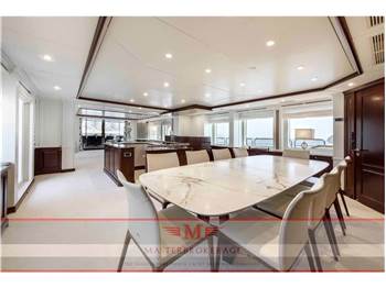 Benetti Classic 120