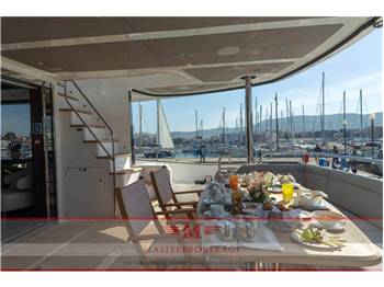 Sunseeker 95 yacht