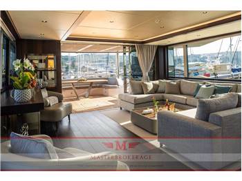 Sunseeker 95 yacht