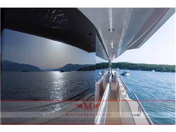 Sunseeker 95 yacht