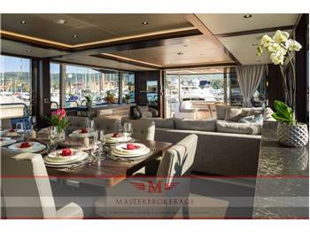 Sunseeker 95 yacht