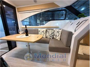 Rodman SPIRIT 31 HARD TOP - Fuoribordo